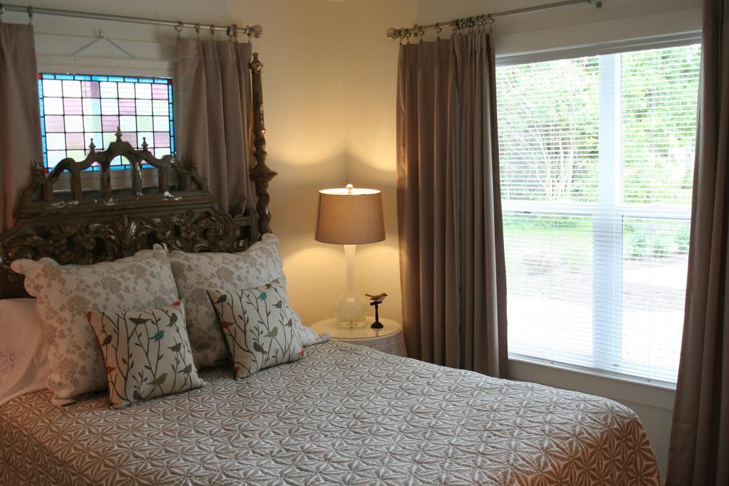 Bear Creek Cottage Manchaca Exterior photo