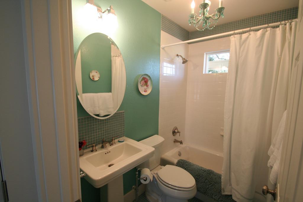 Bear Creek Cottage Manchaca Exterior photo
