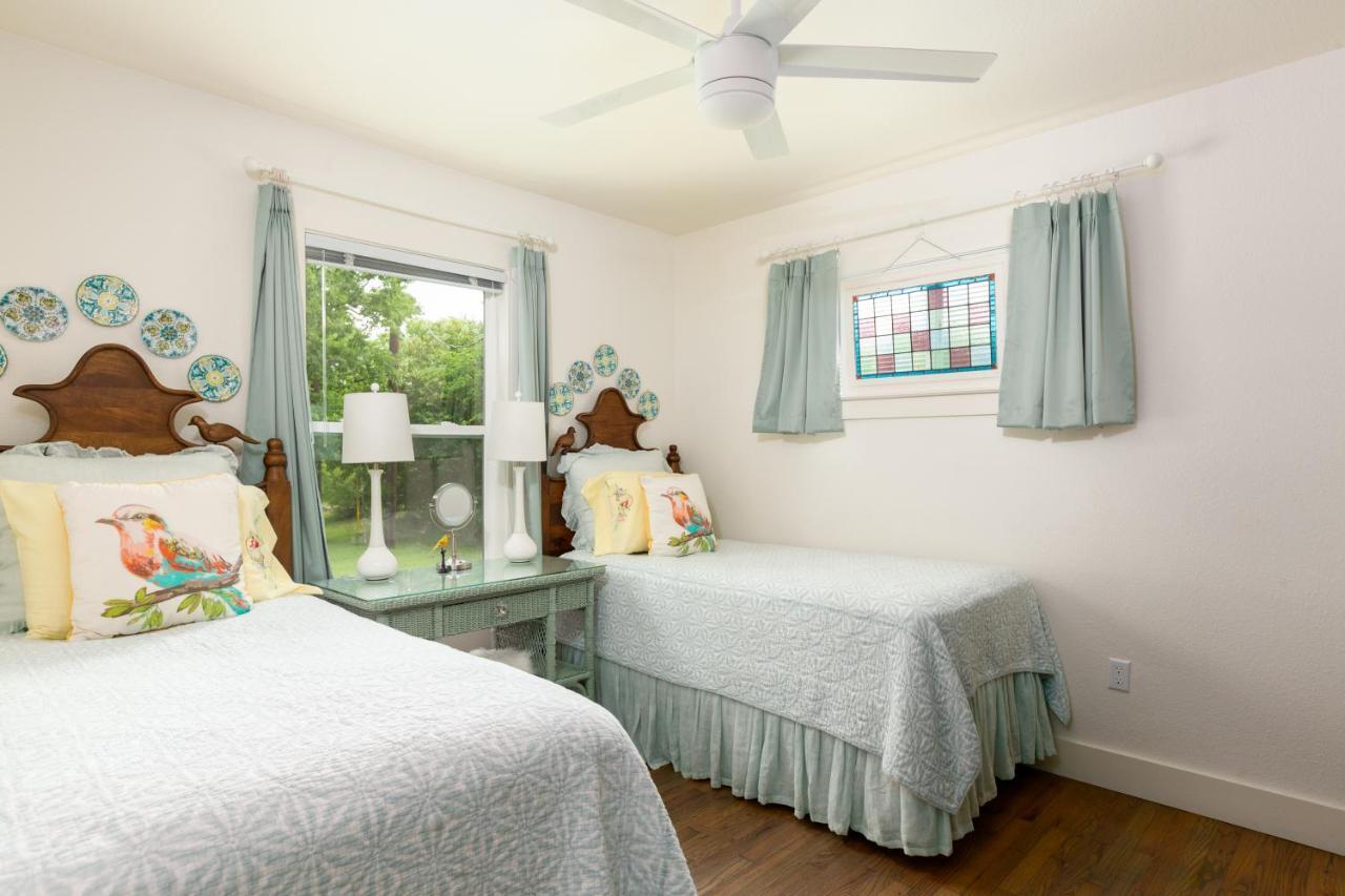 Bear Creek Cottage Manchaca Exterior photo