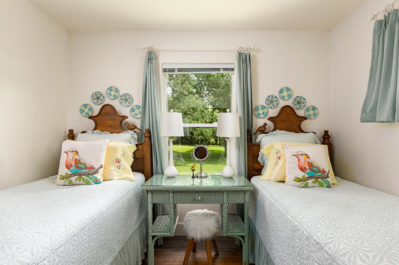 Bear Creek Cottage Manchaca Exterior photo